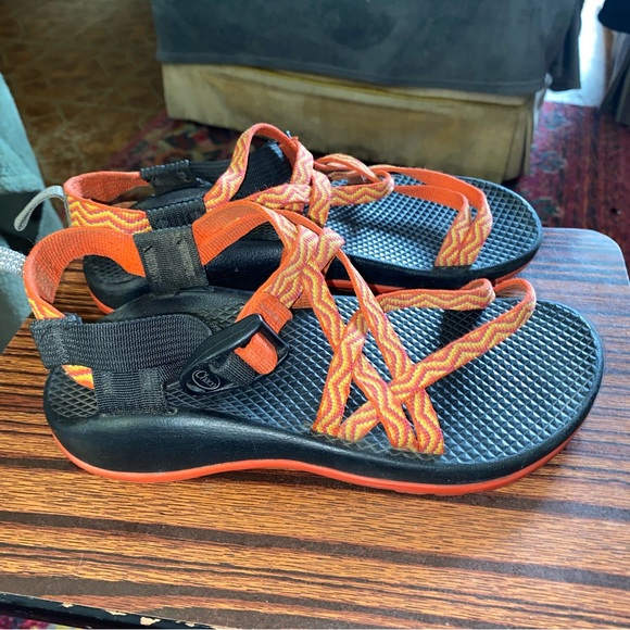 Chaco  Girls Size (3) Orange Sandals - Picture 3 of 6